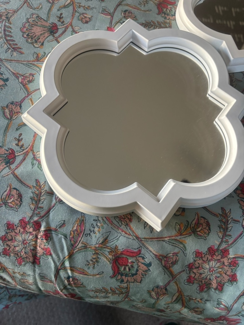 White Quatrefoil Wall Mirror Pair - Stylish Home Wall Decor - Picture 2 of 6